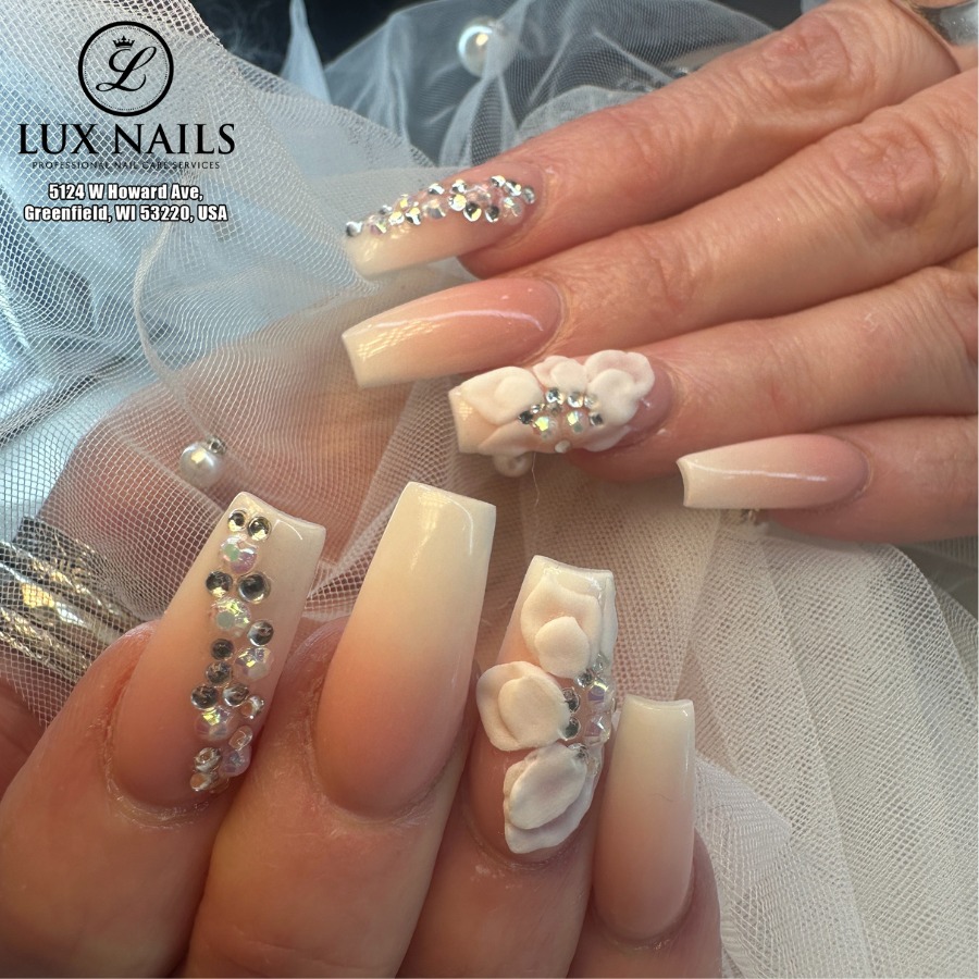 Lux Nails Greenfield, WI 53220